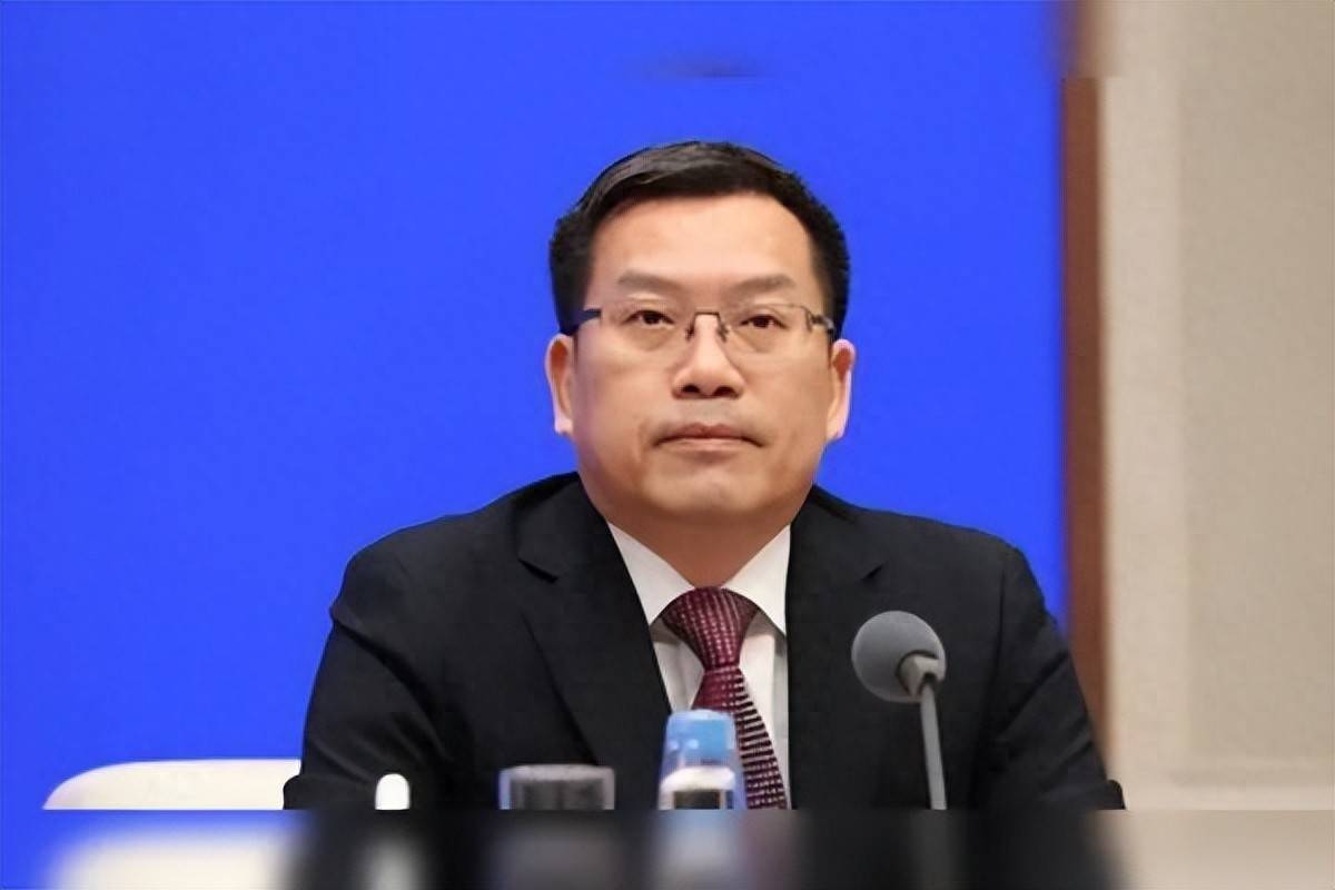 卸任市委书记后<strong></p>
<p>虚拟币案</strong>，原中候补新职明确！这地同日任命政府“一把手”和公安局局长