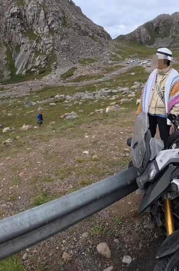 大妈私坐价值20万摩托拍照却将车弄翻<strong></p>
<p>比特币换虚拟货币</strong>，赔1000元后拉黑车主，4S店：修好约需2万元