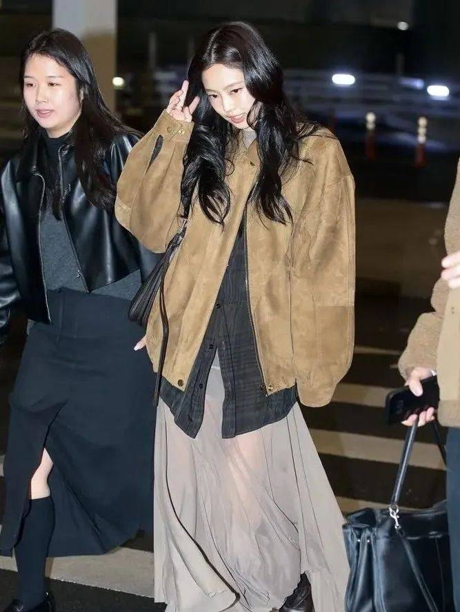 质感女人怎么都在穿这个颜色<strong></p>
<p>比特币换虚拟货币</strong>？