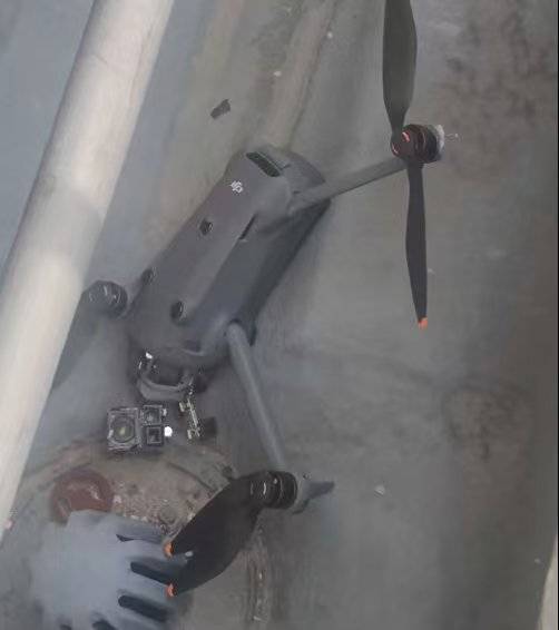 上海3人违规飞无人机将陆家嘴高楼防水层砸出坑<strong></p>
<p>虚拟币扫码</strong>！类案曾曝光