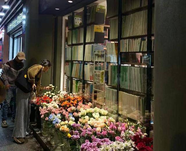 七夕不送玫瑰改送花菜<strong></p>
<p>虚拟币扫码</strong>！这一届年轻人“反套路”重新定义浪漫