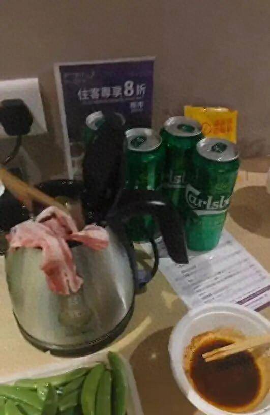 男子在澳门某酒店用水壶煮火锅<strong></p>
<p>DW虚拟币</strong>，负责人：会警告，若损坏需照价赔偿