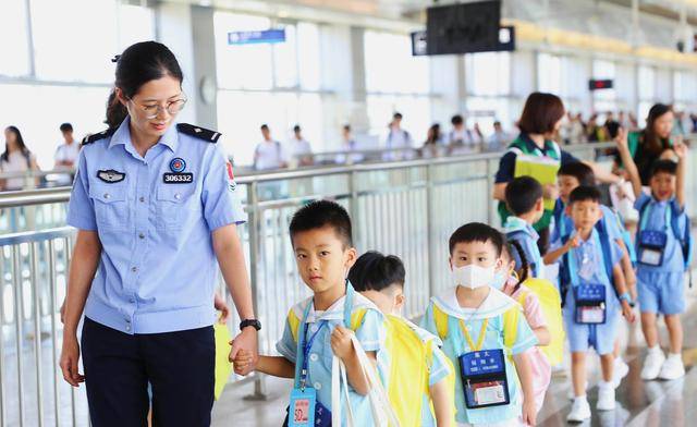 深港跨境学童开学了<strong></p>
<p>会员虚拟币</strong>，刷指纹10秒快捷通关