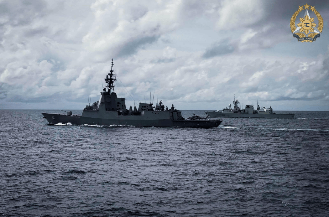 海峡爆发激烈对峙<strong></p>
<p>虚拟币封卡</strong>，外军直升机冲向直十，下一刻却彻底老实了！