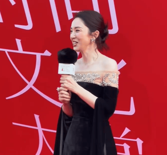 董璇回应与张维伊结婚争议：很感谢大家关心我<strong></p>
<p>转错虚拟币</strong>！