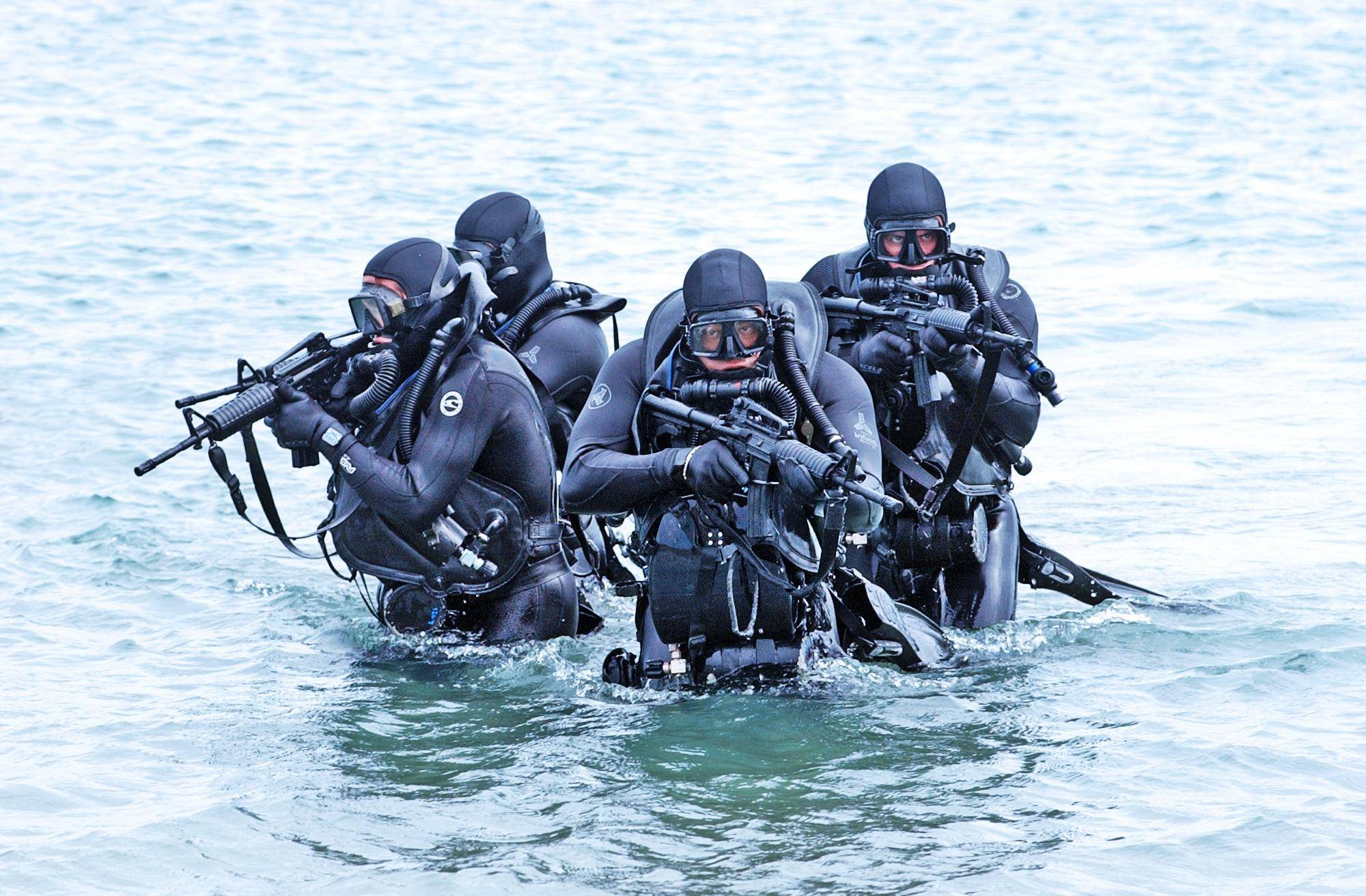 美海豹特种兵突袭胡塞<strong></p>
<p>币泰虚拟币</strong>，7500万美元战机坠毁，开火杀死30名也门人