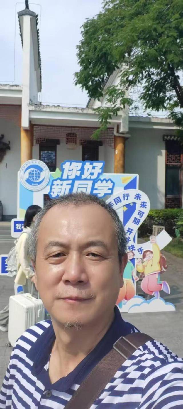 合肥60后高考大叔已到校报到<strong></p>
<p>虚拟币动画</strong>，将开启校园生活，大叔：年龄虽大但无需特别照顾