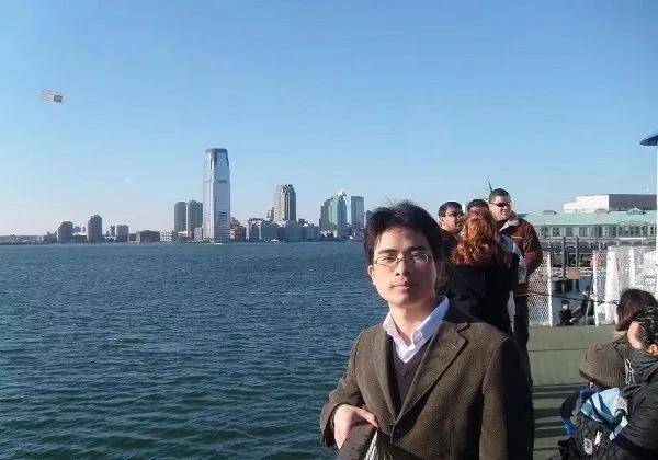 翟欣欣敲诈勒索<strong></p>
<p>虚拟币锁金</strong>,获刑12年!8年前WePhone创始人苏享茂跳楼自杀,死前留下遗书称被前妻翟欣欣索要千万