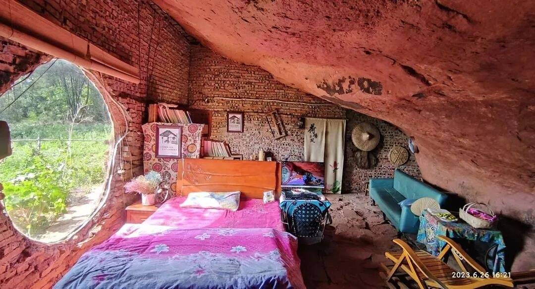 35岁男子欠债35万崖下洞居5年<strong></p>
<p>虚拟币锁金</strong>,水电气三通,月花数百,负责人称无规定明确禁止此行为