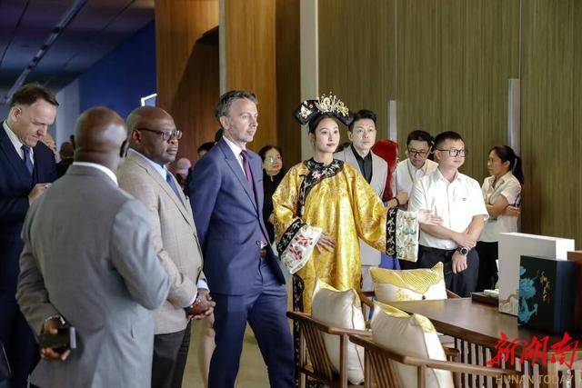 数字之光点亮海丝文明传承路<strong></p>
<p>虚拟币贸易</strong>，和成天下助力海丝数字艺术公益展