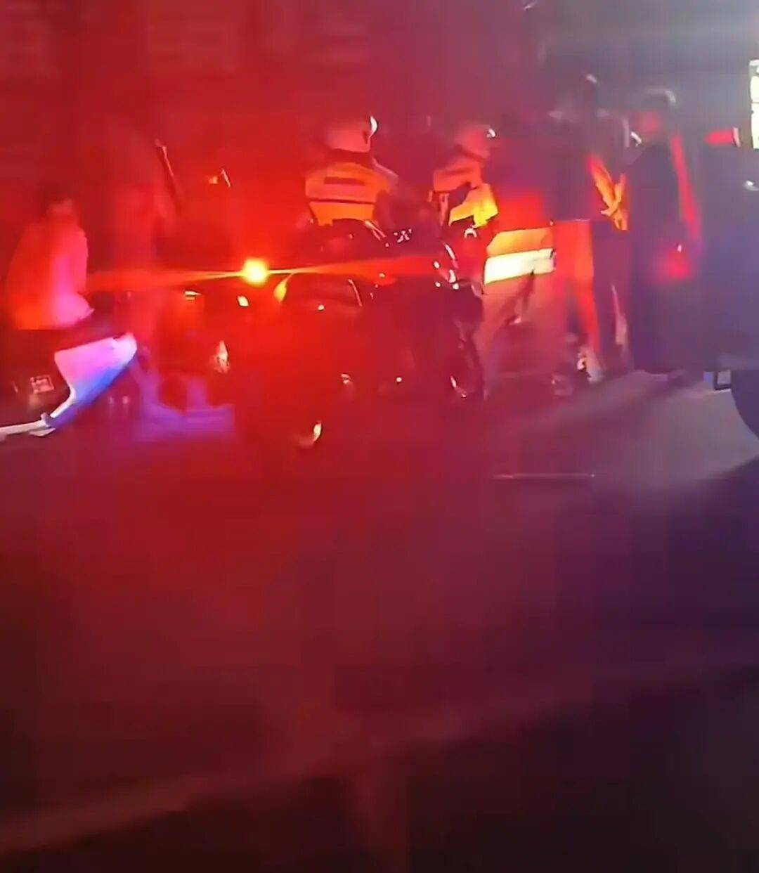 赣州警方通报“一餐饮店深夜多人打架斗殴”：2人酒后与邻桌发生冲突<strong></p>
<p>虚拟币卖钱</strong>，用酒瓶砸伤对方，并取刀致对方轻伤，涉案人员已被采取强制措施