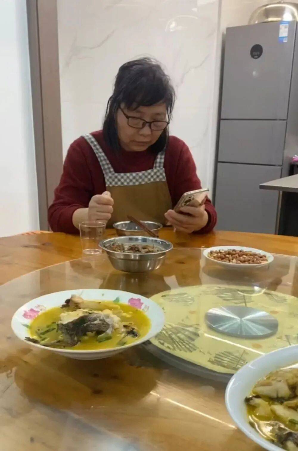 “看到妈妈46个未接来电<strong></p>
<p>带虚拟币</strong>，心像被重锤击中”