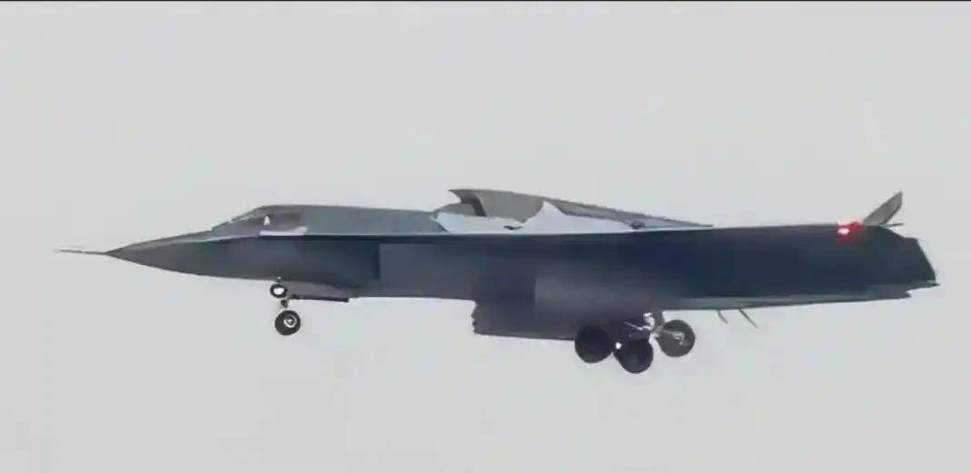 歼-36是隐身轰炸机？印媒：世界首款六代机<strong></p>
<p>带虚拟币</strong>，美国F-47在三年后飞