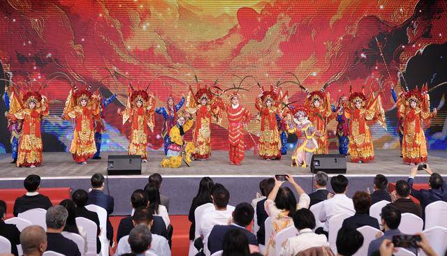 第九届中国戏曲文化周开幕<strong></p>
<p>带虚拟币</strong>,北京园博园化身戏曲百花园