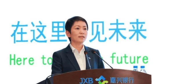 嘉兴银行人事“地震”<strong></p>
<p>3Q虚拟币</strong>,业绩承压下女行长临危受命