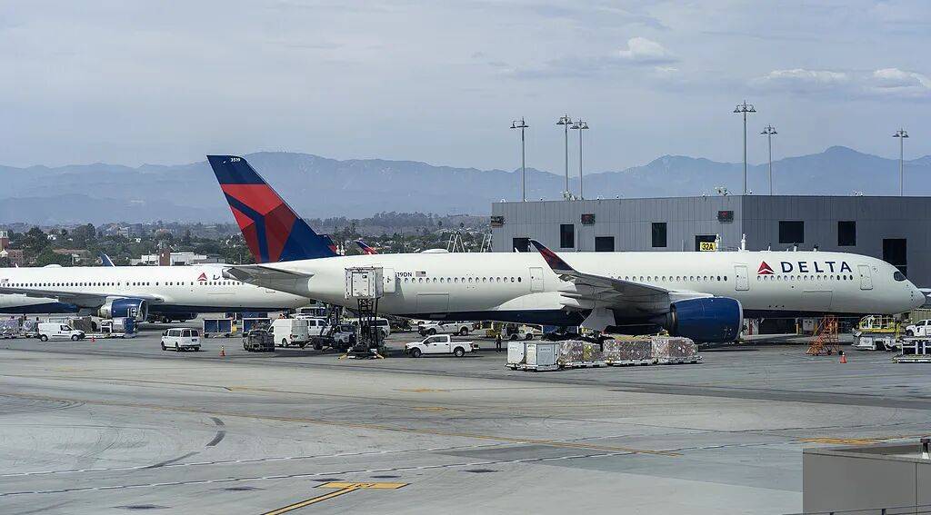 纽约机场突发<strong></p>
<p>虚拟币流量</strong>！两架客机相撞