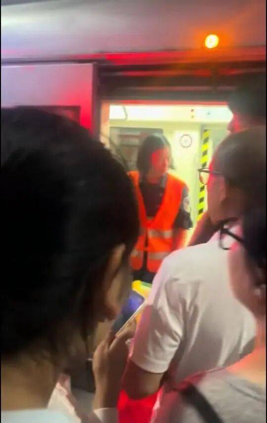 大连地铁发生故障停运一小时<strong></p>
<p>虚拟币流量</strong>,目击者称看到120和警车,工作人员否认列车和人相撞,故障原因在落实中