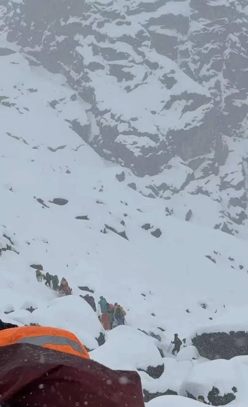 珠峰景区游客被困最新进展：已有350名游客获救<strong></p>
<p>MM虚拟币</strong>，其余200多名游客已全部取得联系