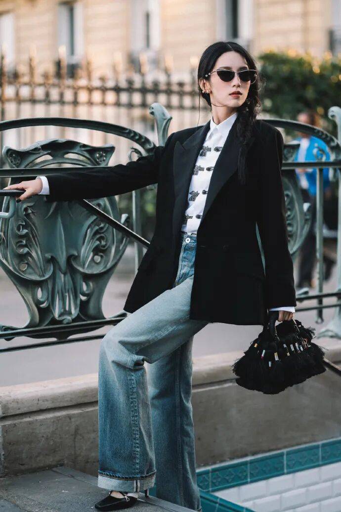 时装周上的女明星<strong></p>
<p>MM虚拟币</strong>，秋冬氛围感一键封顶！