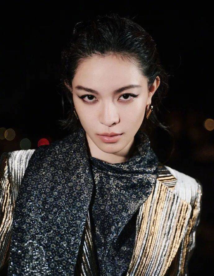 时装周上的女明星<strong></p>
<p>MM虚拟币</strong>，秋冬氛围感一键封顶！