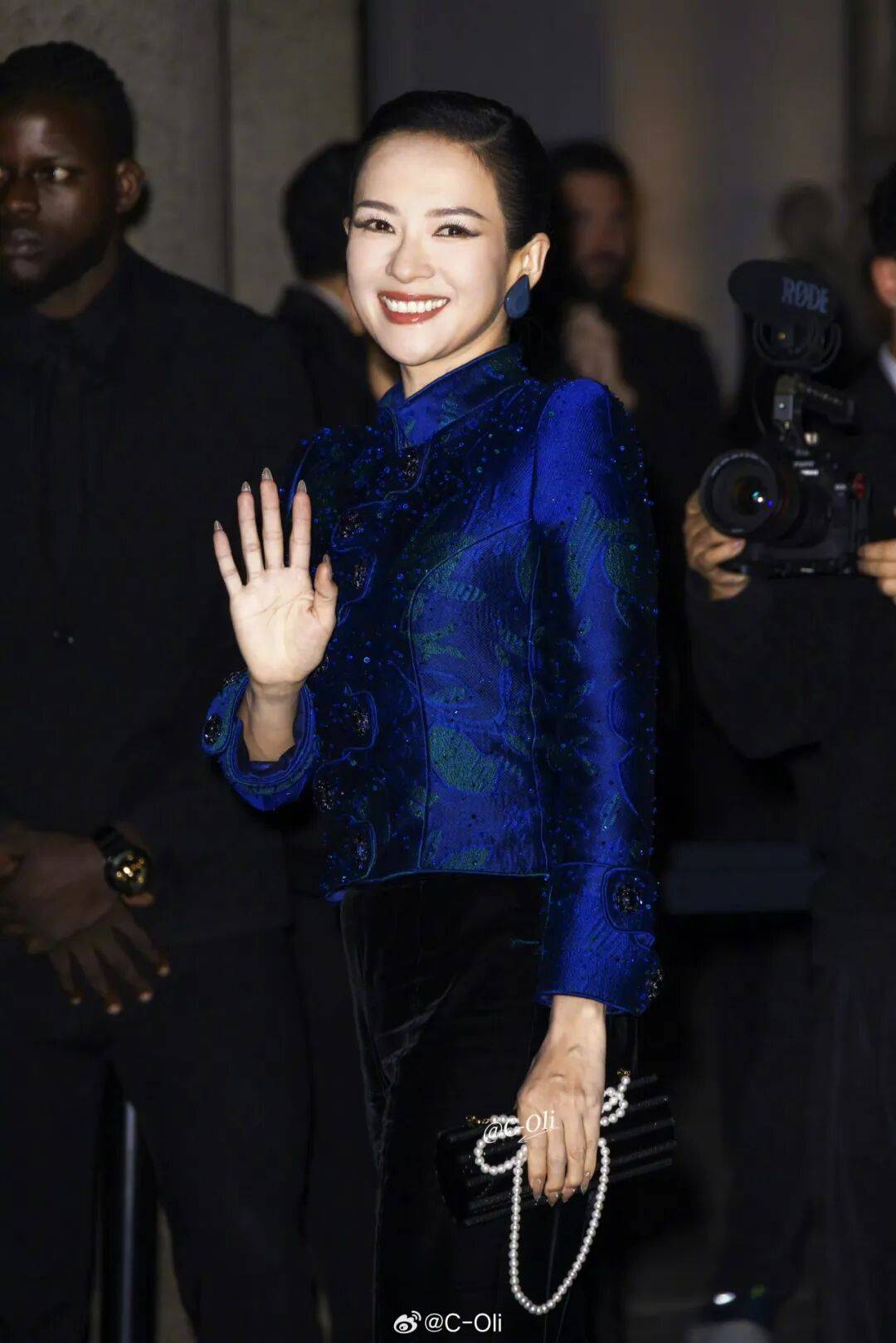 时装周上的女明星<strong></p>
<p>MM虚拟币</strong>，秋冬氛围感一键封顶！