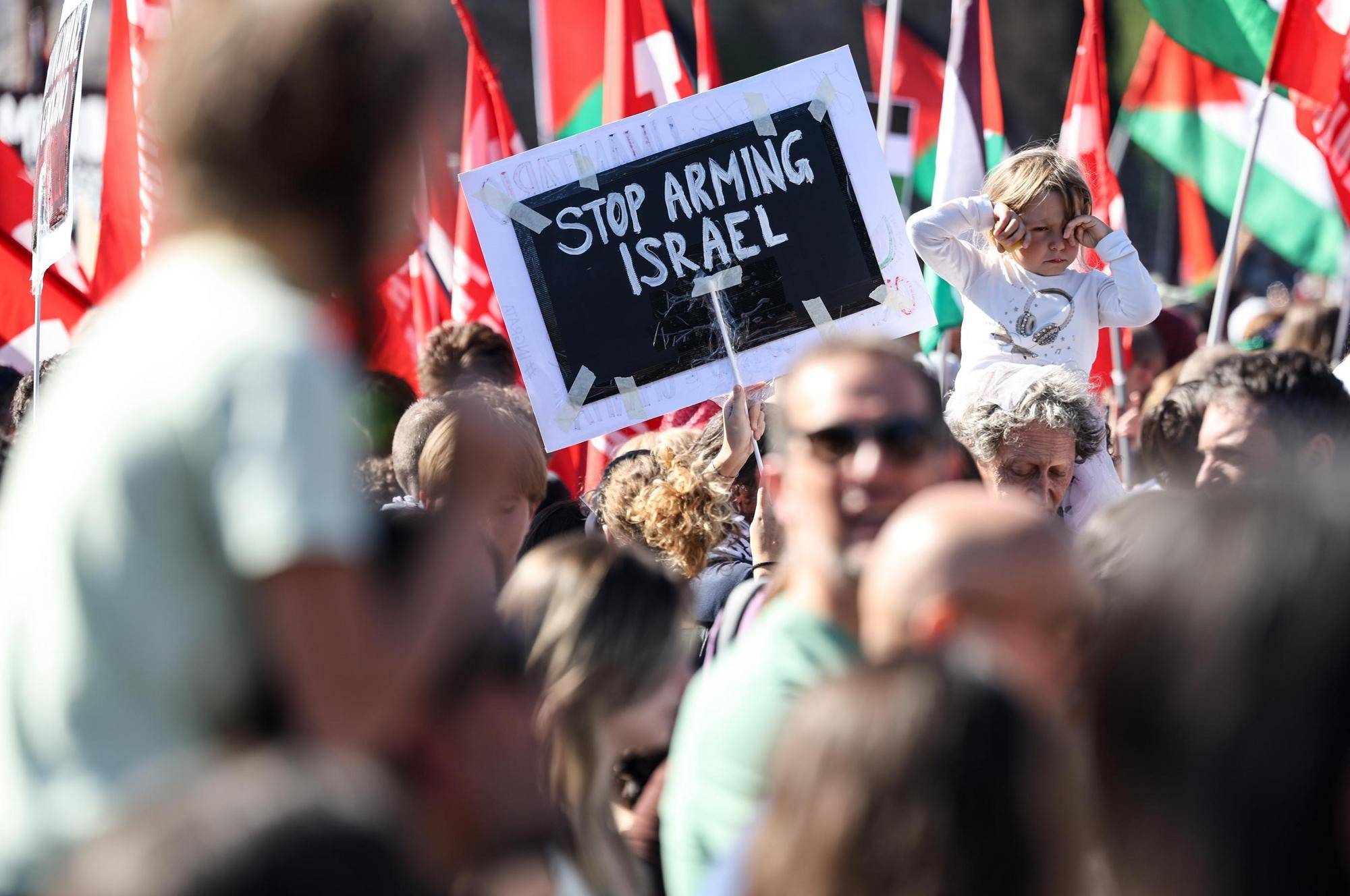 声援巴勒斯坦 欧洲数十万民众上街游行