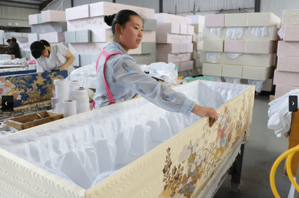 日本人快“死不起”了!送日本人“入土”的生意<strong></p>
<p>虚拟币取缔</strong>,正在被中国人承包