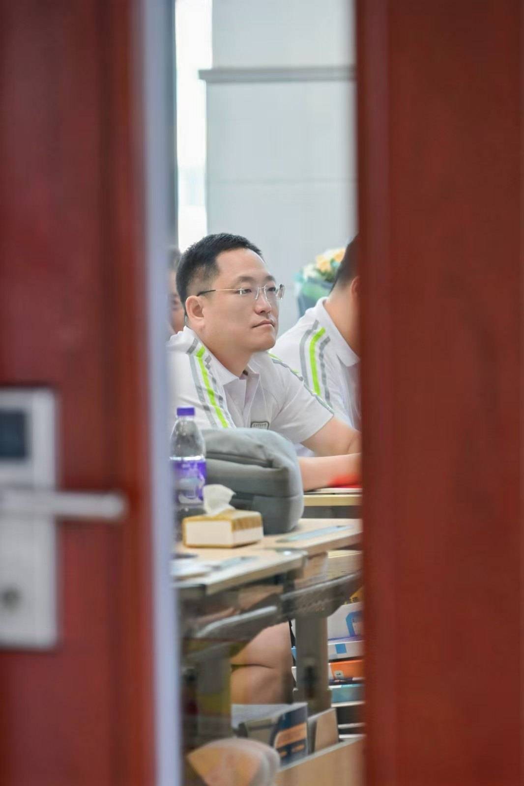 那个让老师骄傲的“调皮”班级!30年同学聚会<strong></p>
<p>挖数字货币</strong>,还伴有一封来自贵州的感谢信