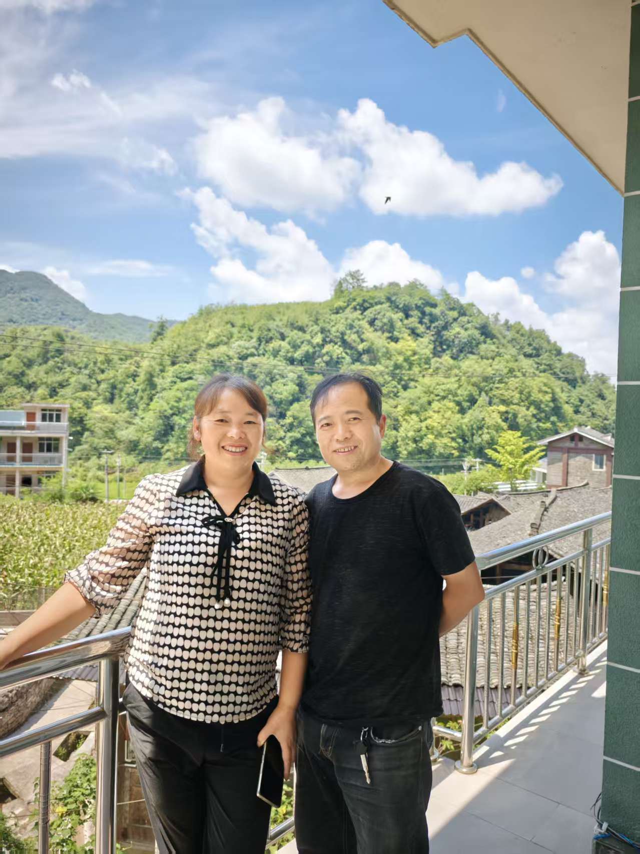 那个让老师骄傲的“调皮”班级!30年同学聚会<strong></p>
<p>挖数字货币</strong>,还伴有一封来自贵州的感谢信