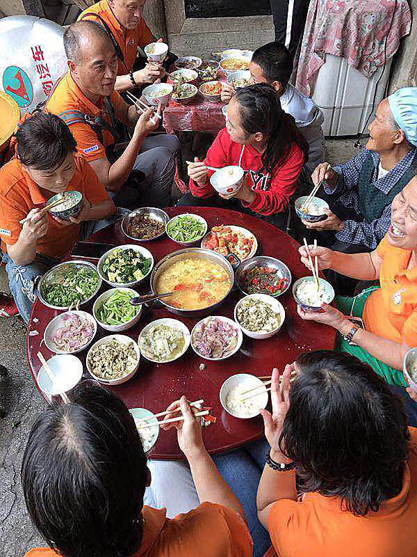 那个让老师骄傲的“调皮”班级!30年同学聚会<strong></p>
<p>挖数字货币</strong>,还伴有一封来自贵州的感谢信