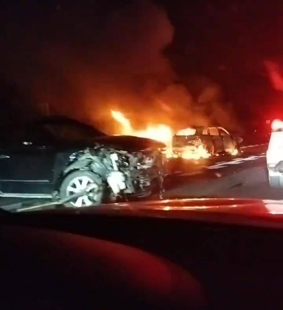 深南高速一车祸致2死3伤<strong></p>
<p>挖数字货币</strong>，一位目击者称车上有甩棍没有当场施救，事后得知两人死亡他“觉得好惭愧”