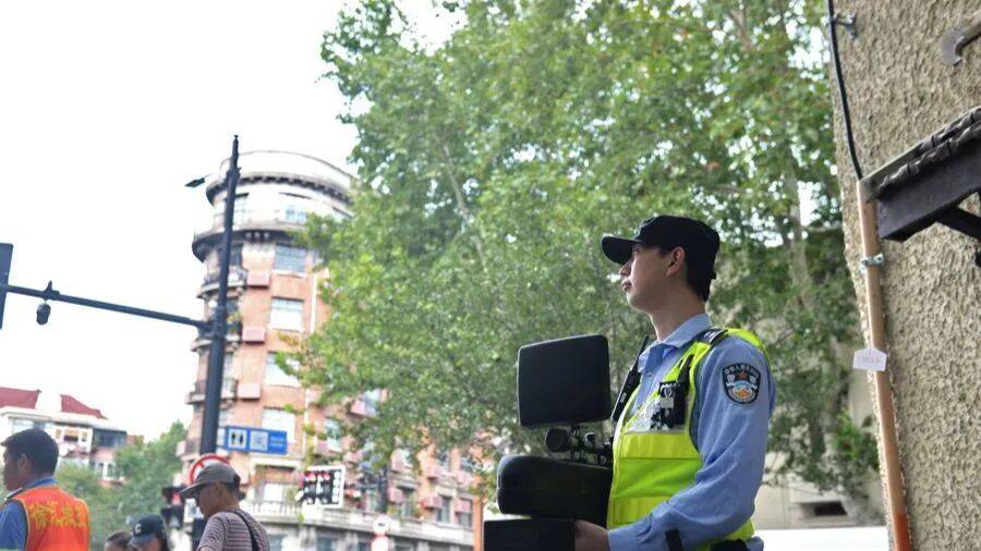 突然群发<strong></p>
<p>有哪些数字货币</strong>!大批上海市民收到警方短信!全市爆火网红已被锁定...有爸爸因孩子违规被罚款