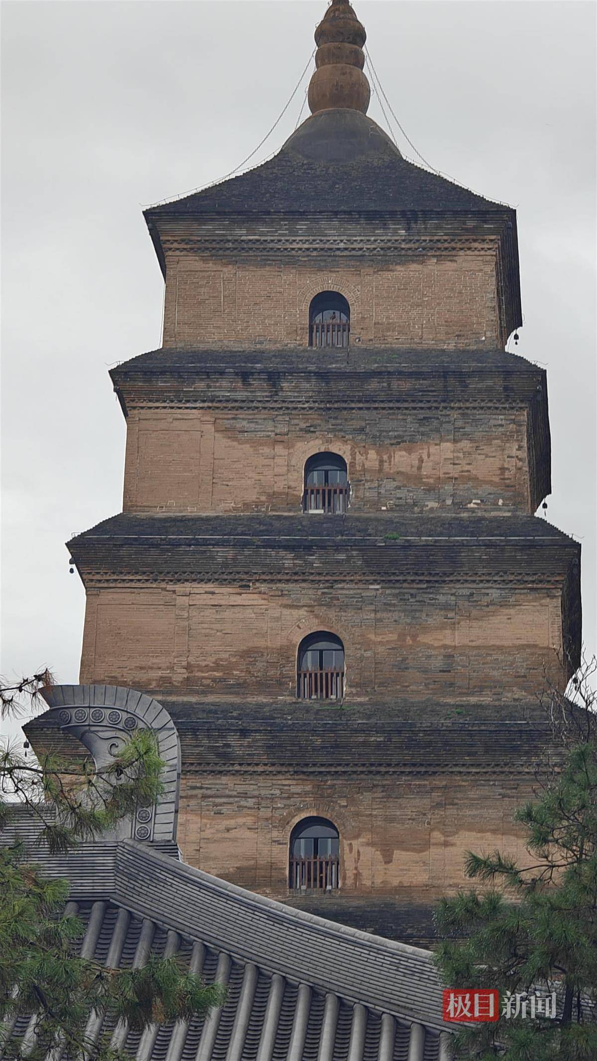 西安连续一个多月降雨遍地长蘑菇<strong></p>
<p>数字货币套利</strong>，大雁塔受潮，城墙布满青苔，气象局解释成因