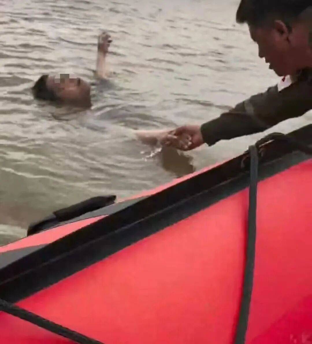 230斤重小伙酒后落水<strong></p>
<p>数字货币套利</strong>,漂浮7小时终获救……