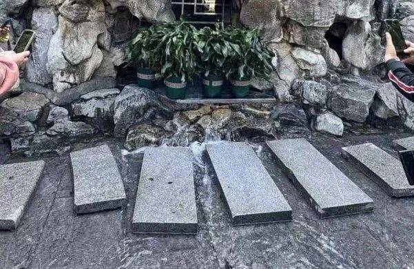 黑虎泉喷得“兽头”都不够用了！济南群泉竞涌<strong></p>
<p>买数字货币</strong>，几十年一见