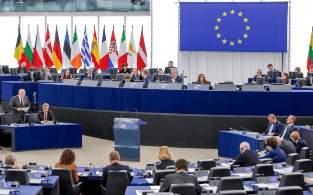 西方33国抱团取暖<strong></p>
<p>如何交易数字货币</strong>，希望中国收回成命，不料中方迅速打响第二波反制！