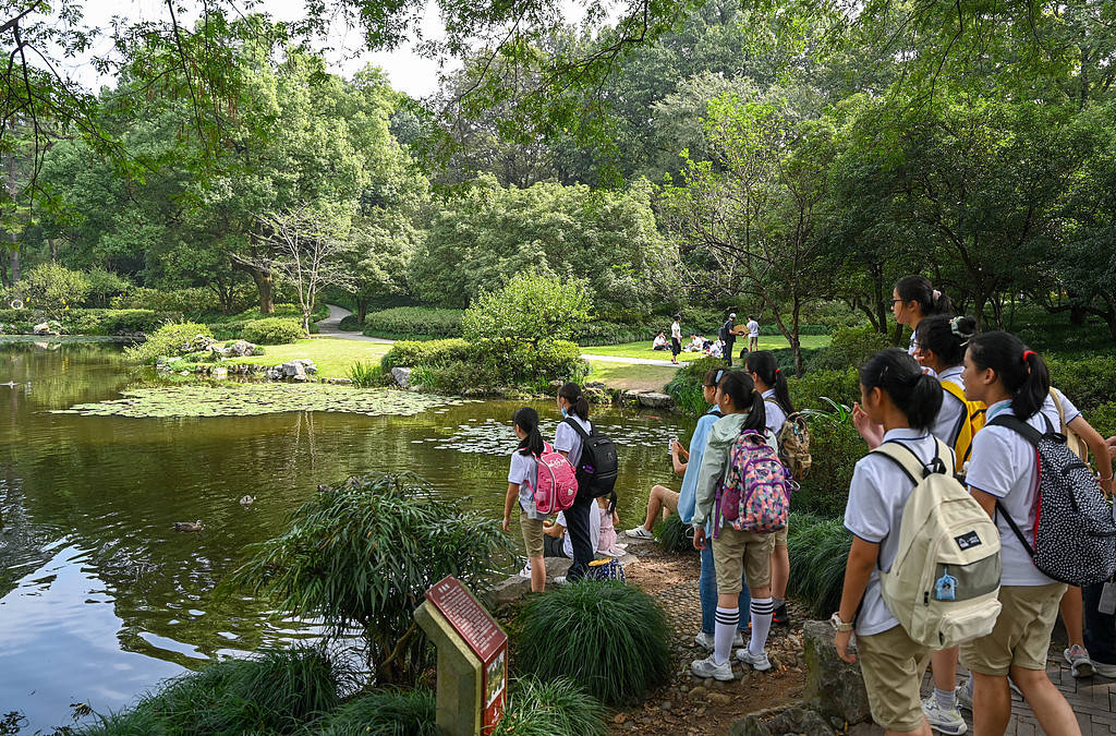多地中小学生“喜提”5天秋假<strong></p>
<p>数字货币搬砖</strong>，用孩子拉动消费能如愿吗？