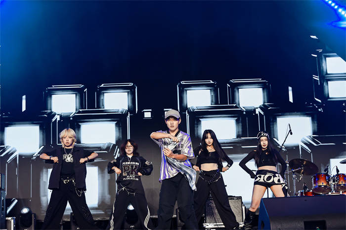 活力唱响青春经济<strong></p>
<p>数字货币搬砖</strong>,第四届青春上海大学生音乐节绽放南上海科创中心