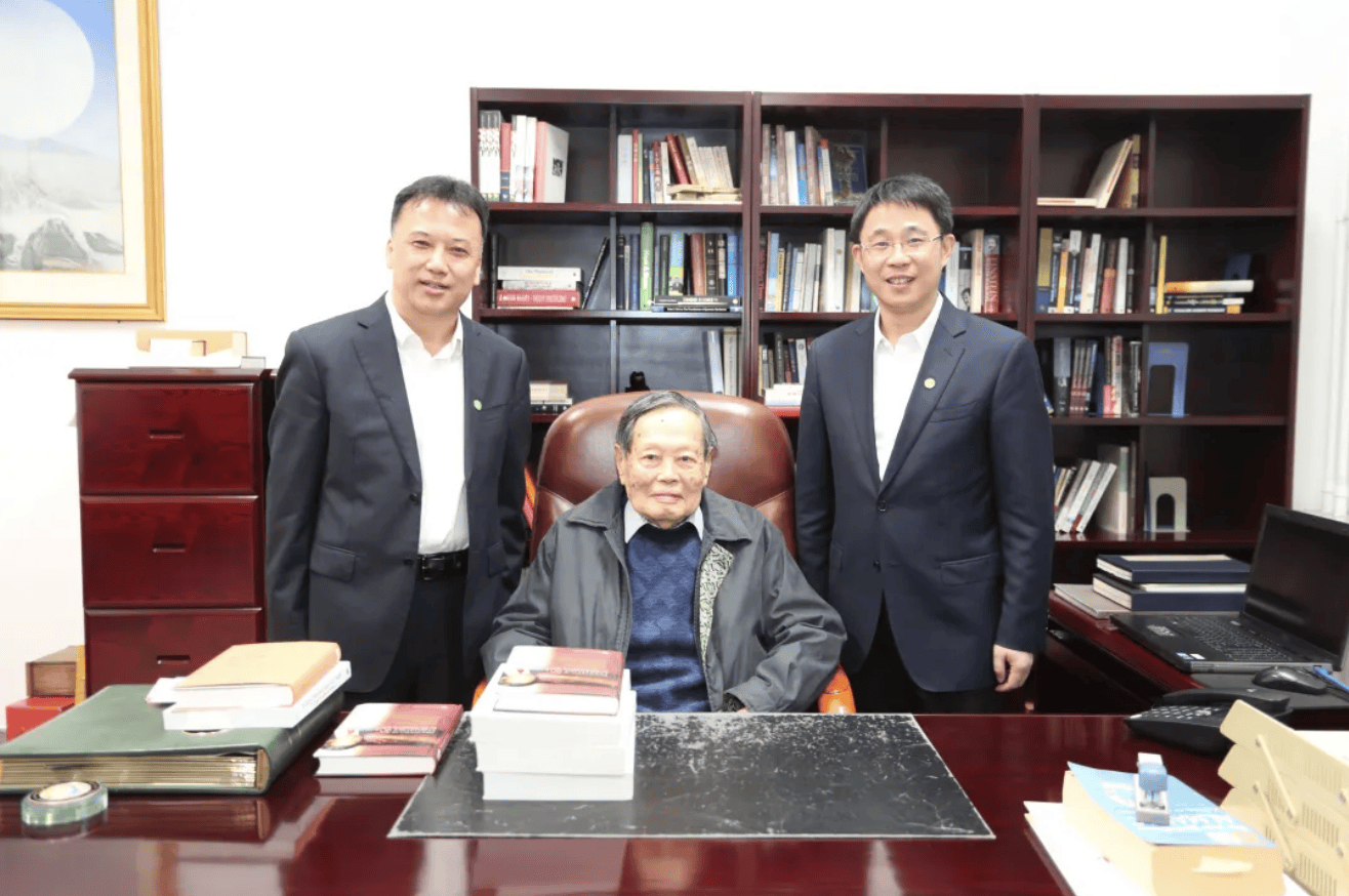 杨振宁为什么连续32年担任东莞理工学院名誉校长<strong></p>
<p>数字货币搬砖</strong>？