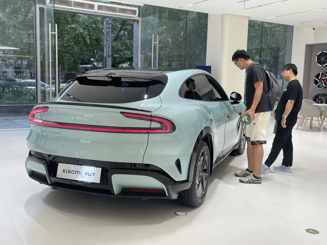 车轮飞滚十余米!武汉小米SU7断轴撞护栏<strong></p>
<p>中国的数字货币</strong>,一月内两起脱落事故,官方回应仍含糊