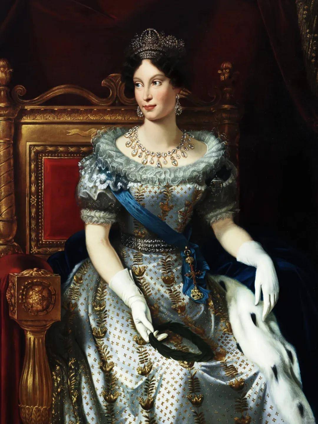 卢浮宫被盗的珠宝中<strong></p>
<p>中国的数字货币</strong>，有拿破仑送给妻子的爱情信物