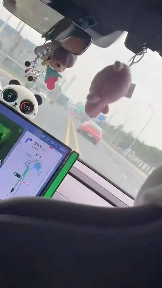 小米汽车市区飙至时速120公里<strong></p>
<p>数字货币机</strong>，跨双黄线到对向车道超车……交警回应→