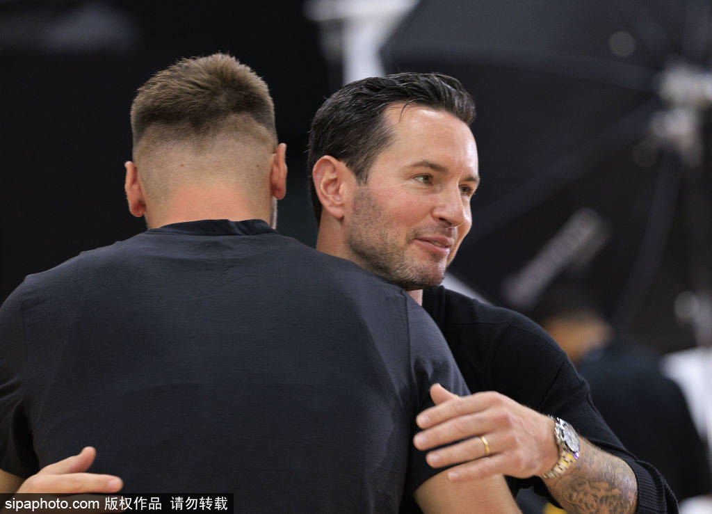 东契奇43分难救湖人，詹姆斯缺席揭示未来挑战