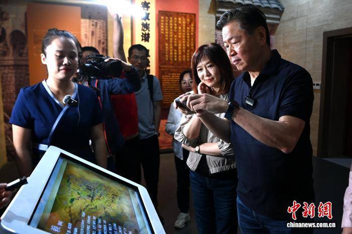 赖岳谦首次回福建上杭寻根祭祖：“台湾人就是中国人”