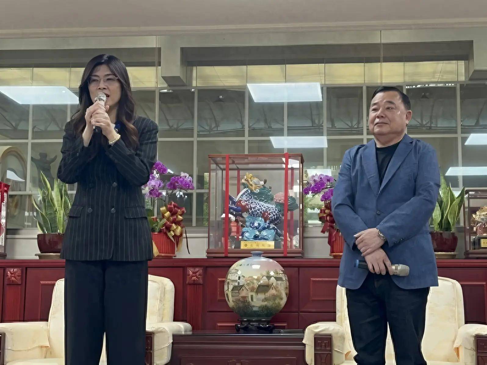 公然与郑丽文九二共识唱反调<strong></p>
<p>数字货币分析</strong>?国民党中央:亲美 友日 和陆路线不变