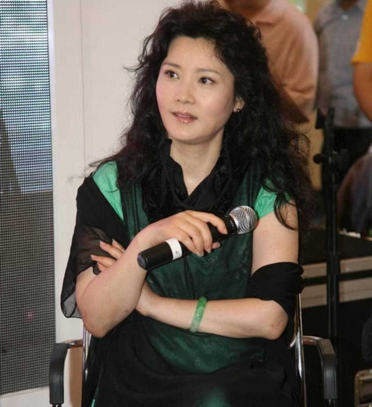 何赛飞怒斥张柏芝后道歉:<strong></p>
<p>数字货币软件</strong>我这个人脾气急并非针对人