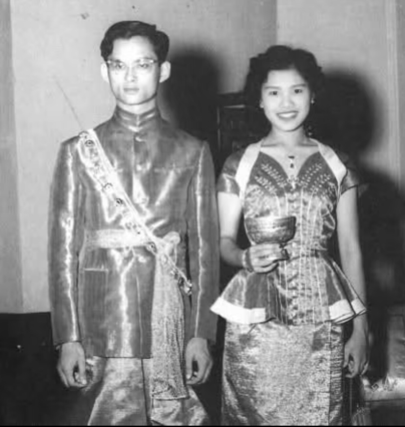 泰国王太后诗丽吉去世<strong></p>
<p>数字货币软件</strong>，留下19顶奢华王冠和她的传奇一生