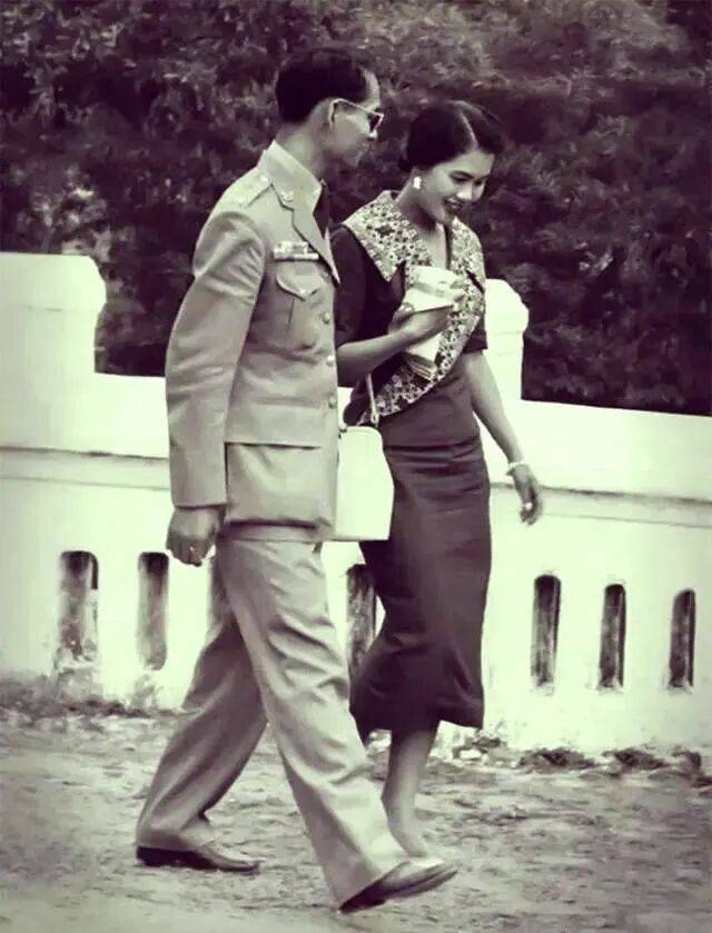 泰国王太后诗丽吉去世<strong></p>
<p>数字货币软件</strong>，留下19顶奢华王冠和她的传奇一生