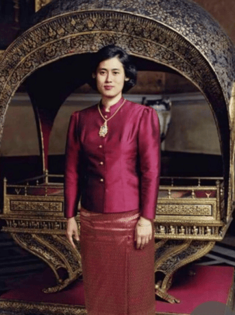 泰国王太后诗丽吉去世<strong></p>
<p>数字货币软件</strong>，留下19顶奢华王冠和她的传奇一生