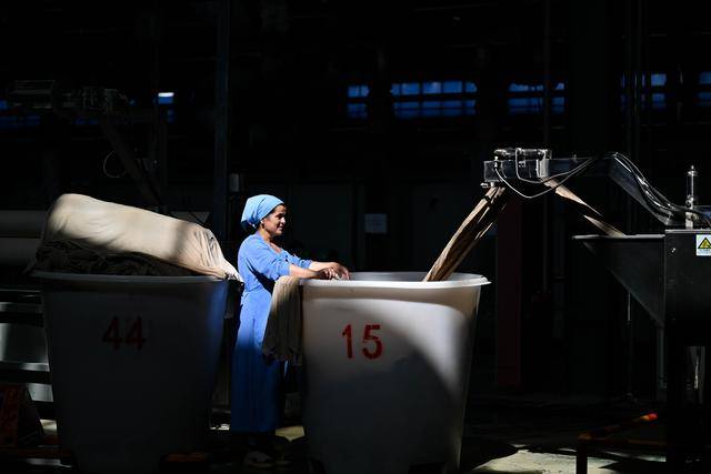 青年说 | 到中亚<strong></p>
<p>国内数字货币</strong>，奔赴一场激动人心的“探秘”